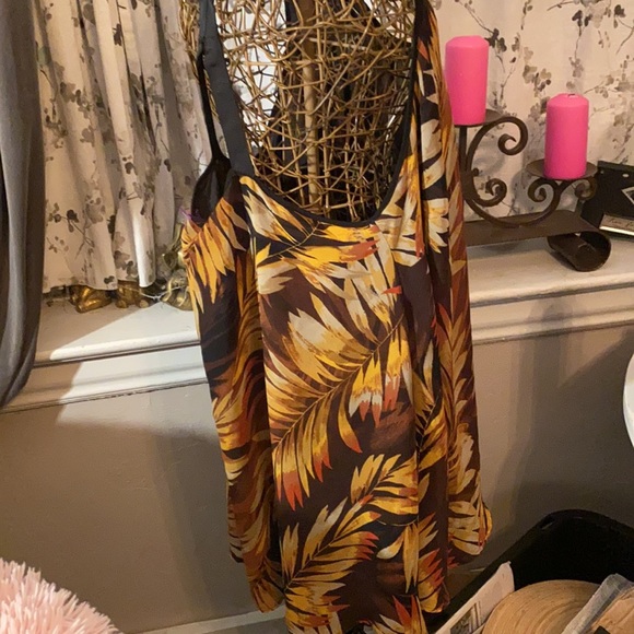 Sheer 2 layer sleeveless blouse - Picture 3 of 6